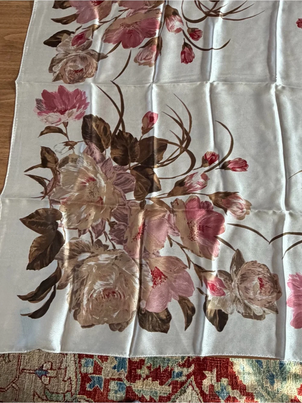 NWOT Ellen Tracy, silk scarf